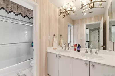 171 Hamlet Drive, Mount Sinai, NY 11766 - Photo 24