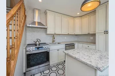 8 Crabtree Lane, Levittown, NY 11756 - Photo 6