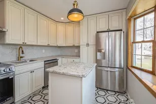 8 Crabtree Ln, Levittown, NY 11756 - Photo 4