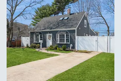 8 Crabtree Lane, Levittown, NY 11756 - Photo 2