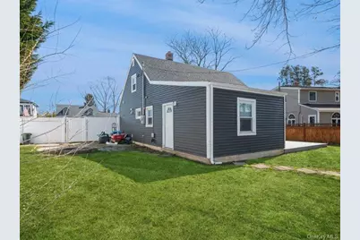 8 Crabtree Lane, Levittown, NY 11756 - Photo 24