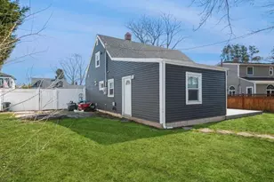 8 Crabtree Ln, Levittown, NY 11756 - Photo 24