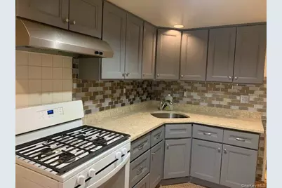 11433 204th Street, Saint Albans, NY 11412 - Photo 2