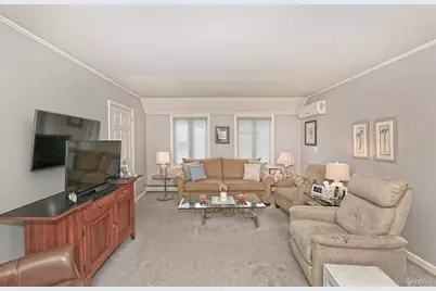 38 Moss Lane, Levittown, NY 11756 - Photo 8