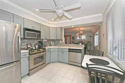 38 Moss Lane, Levittown, NY 11756 - Photo 4