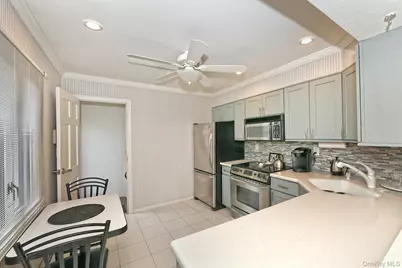 38 Moss Lane, Levittown, NY 11756 - Photo 6