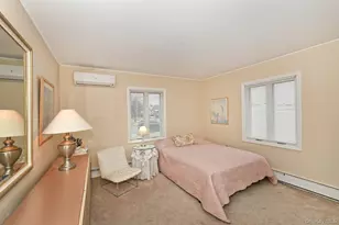 38 Moss Ln, Levittown, NY 11756 - Photo 14