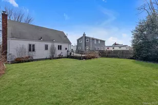 120 W 19th St, Deer Park, NY 11729 - Photo 22