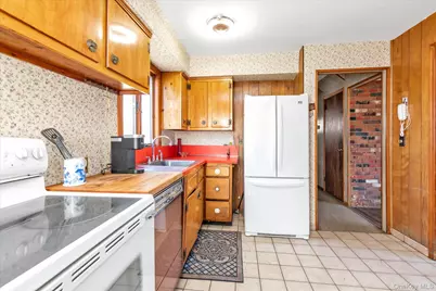 120 W 19th Street, Deer Park, NY 11729 - Photo 6