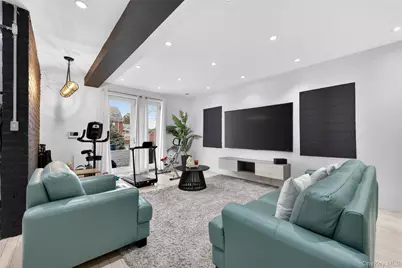 2033 Hering Avenue, Bronx, NY 10461 - Photo 10