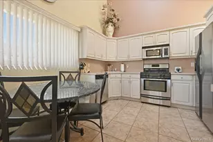 1600 Milburn Ct, Wantagh, NY 11793 - Photo 8