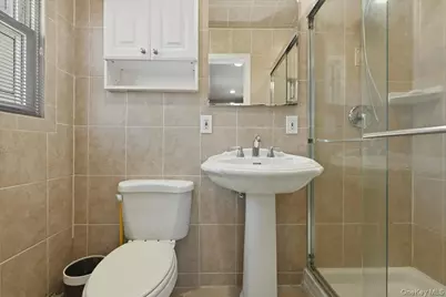 1600 Milburn Court, Wantagh, NY 11793 - Photo 16