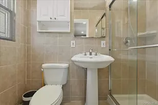 1600 Milburn Ct, Wantagh, NY 11793 - Photo 16