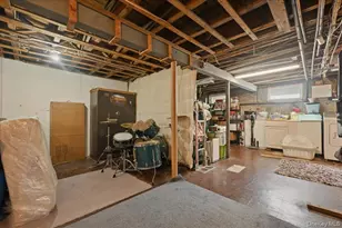 1600 Milburn Ct, Wantagh, NY 11793 - Photo 28