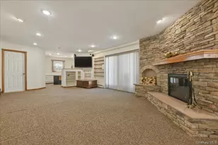 1600 Milburn Ct, Wantagh, NY 11793 - Photo 24