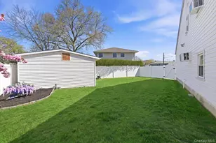 1600 Milburn Ct, Wantagh, NY 11793 - Photo 32