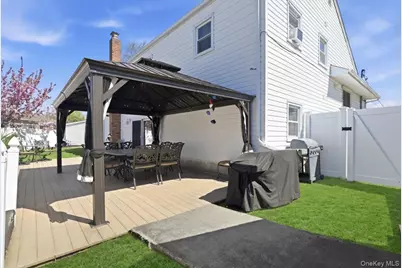 1600 Milburn Court, Wantagh, NY 11793 - Photo 36