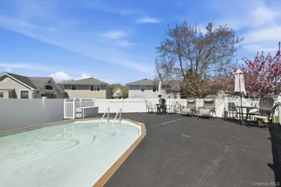 1600 Milburn Court, Wantagh, NY 11793 - Photo 42