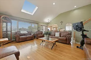 1600 Milburn Ct, Wantagh, NY 11793 - Photo 6