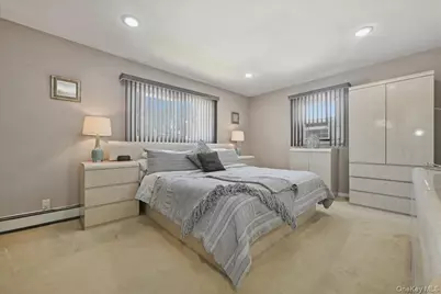 1600 Milburn Court, Wantagh, NY 11793 - Photo 14