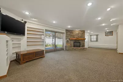 1600 Milburn Court, Wantagh, NY 11793 - Photo 20