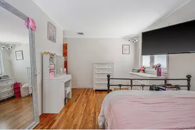 34 Secatogue Lane E, West Islip, NY 11795 - Photo 24