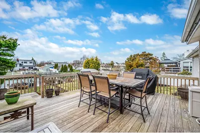 34 Secatogue Lane E, West Islip, NY 11795 - Photo 12