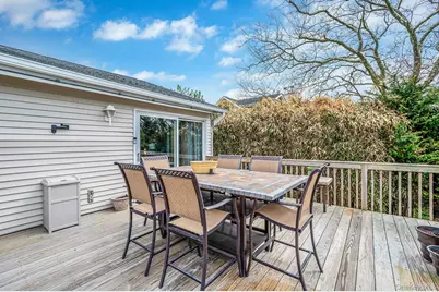 34 Secatogue Lane E, West Islip, NY 11795 - Photo 10