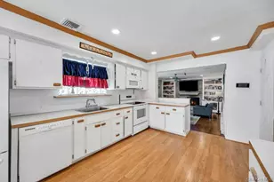 30 County Line Rd, Farmingdale, NY 11735 - Photo 14