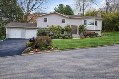 5 Suzie Drive, Spring Valley, NY 10977 - Photo 2