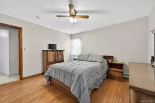 37 Manhattan Ave, Westbury, NY 11590 - Photo 10