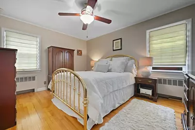 175 Locust Street, Floral Park, NY 11001 - Photo 14