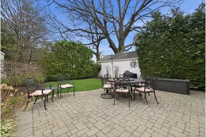 175 Locust Street, Floral Park, NY 11001 - Photo 28