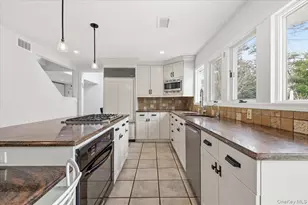 1040 Links Rd, Woodmere, NY 11598 - Photo 12