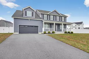 12 Kensington Ln, Poughkeepsie, NY 12603 - Photo 2