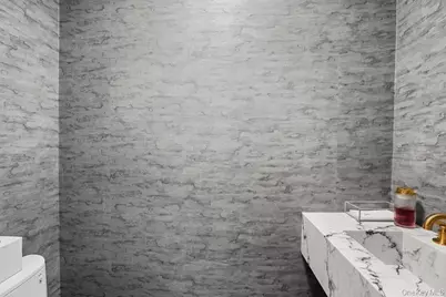 39 Chestnut Lane, Woodbury, NY 11797 - Photo 20