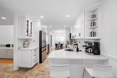 39 Chestnut Lane, Woodbury, NY 11797 - Photo 18