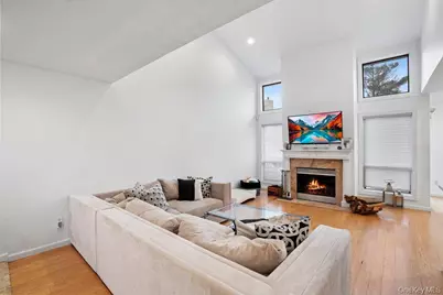 39 Chestnut Lane, Woodbury, NY 11797 - Photo 6