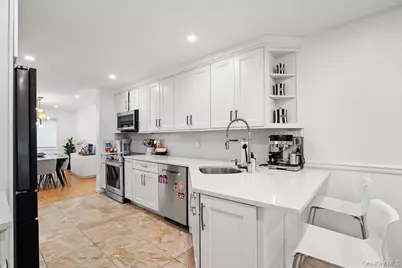 39 Chestnut Lane, Woodbury, NY 11797 - Photo 16