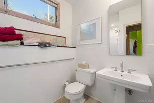 27 Atterbury Rd, Southampton, NY 11968 - Photo 16