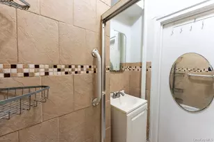 529 E 12th St, New York, NY 10009 - Photo 10