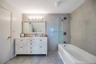 655 Joy Boulevard, Baldwin, NY 11510 - Photo 10