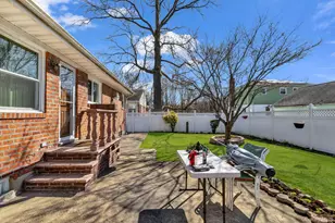 600 Astor St, Elmont, NY 11003 - Photo 34