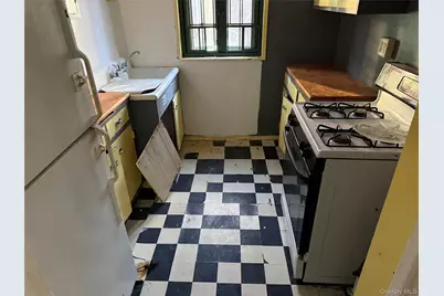 1560 Metropolitan Avenue #6A, Bronx, NY 10462 - Photo 4