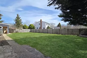 174 Shelby Ave, Holbrook, NY 11741 - Photo 20