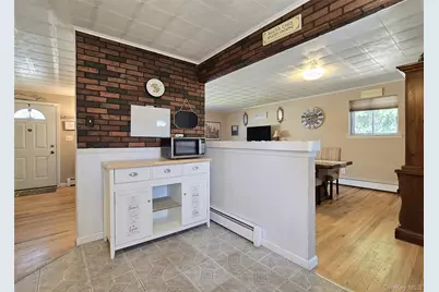 174 Shelby Avenue, Holbrook, NY 11741 - Photo 4