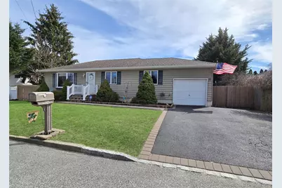 174 Shelby Avenue, Holbrook, NY 11741 - Photo 1