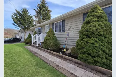 174 Shelby Avenue, Holbrook, NY 11741 - Photo 2