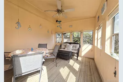 174 Shelby Avenue, Holbrook, NY 11741 - Photo 18