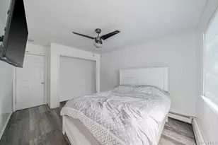 53 Spruce St, Central Islip, NY 11722 - Photo 4